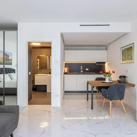 Colosseum Luxury House